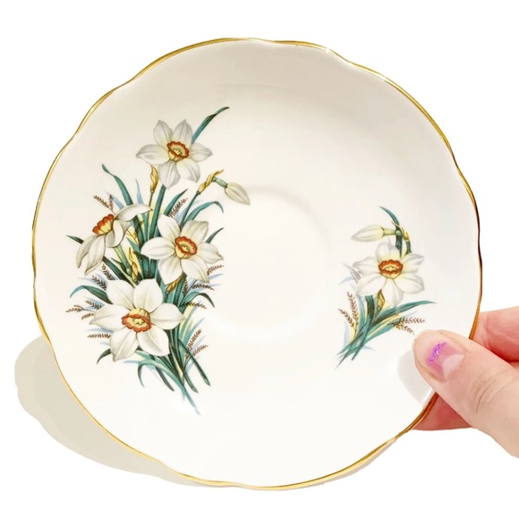 Vintage Regency English Bone China England Tea Cup and Saucer White Flowers Gold - Picture 4 of 6